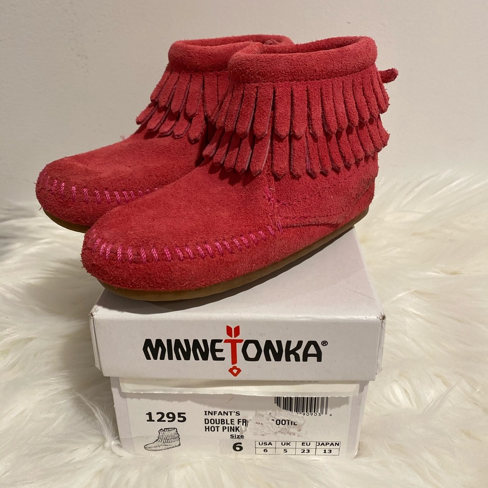 Toddler sz6 pink fringe Minnetonka boots
